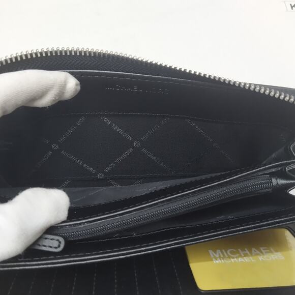 Michael Kors Jet Set Travel Black Pebbled Zip Around Long Wallet -NWT $298 - Picture 14 of 16